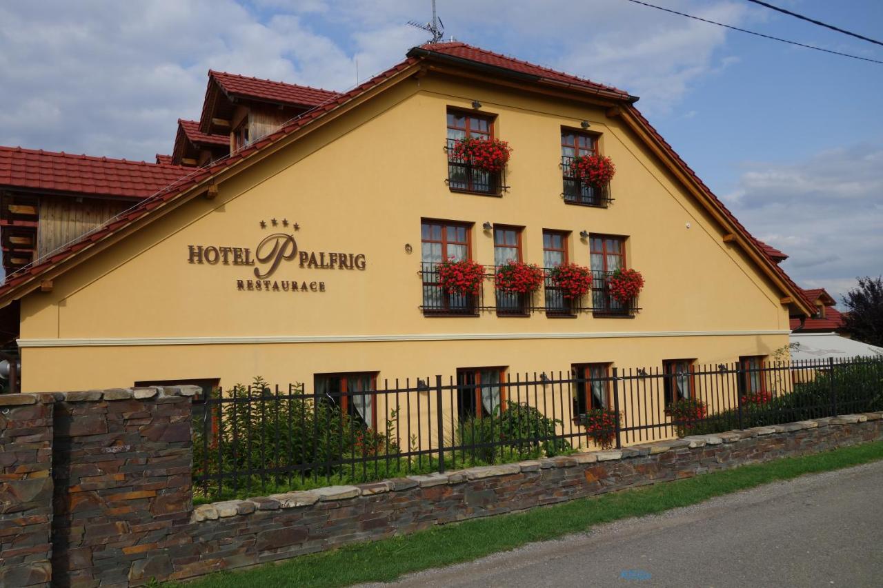 Hotel A Restaurace Palfrig Stara Ves nad Ondrejnici Exteriér fotografie