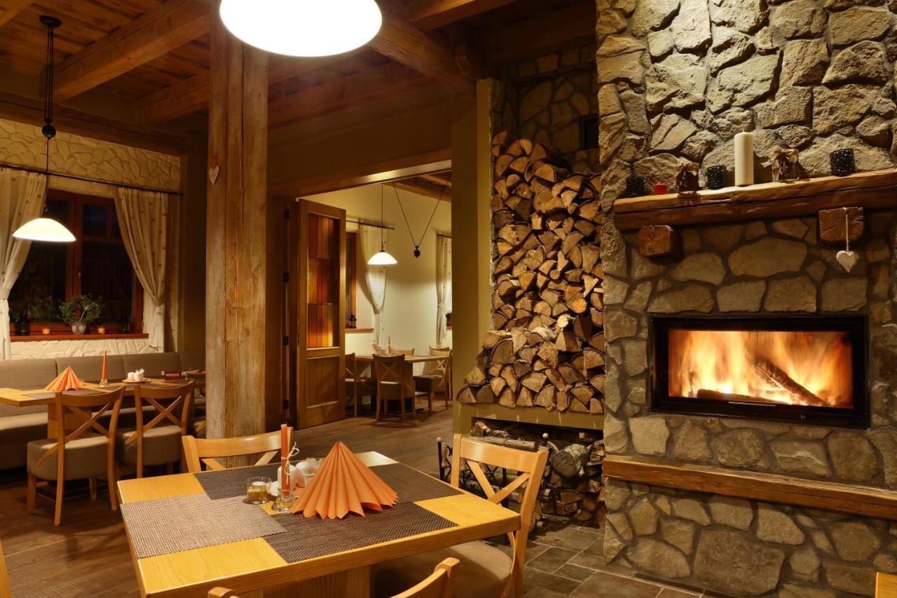 Hotel A Restaurace Palfrig Stara Ves nad Ondrejnici Exteriér fotografie