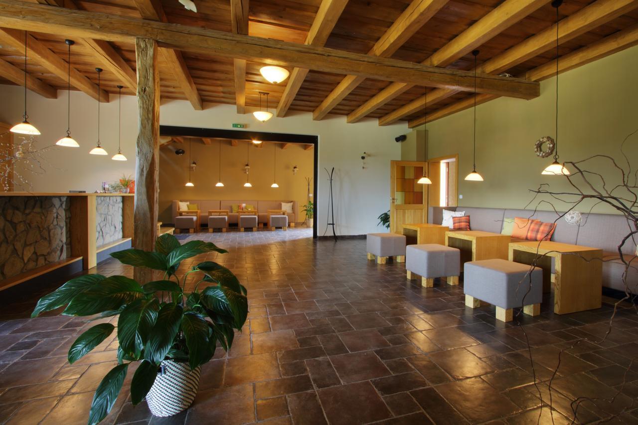 Hotel A Restaurace Palfrig Stara Ves nad Ondrejnici Exteriér fotografie