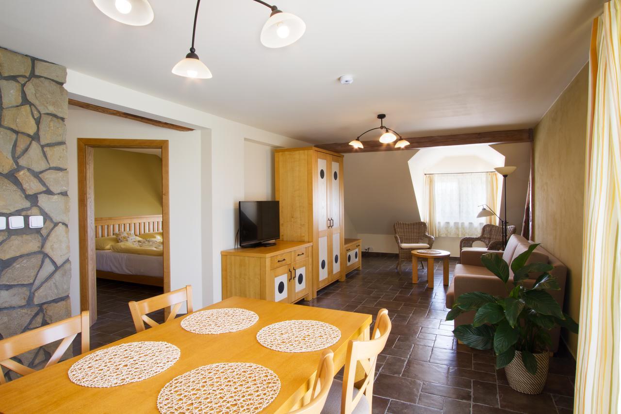Hotel A Restaurace Palfrig Stara Ves nad Ondrejnici Exteriér fotografie